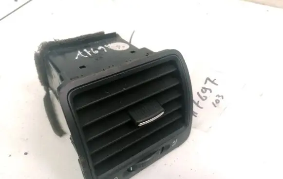 Volkswagen Jetta V Dash center air vent grill 1K0819710 1K0819704