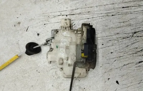 Audi A3 S3 8P Front door lock