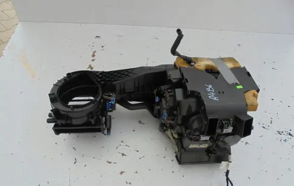 Audi A4 S4 B6 8E 8H Interior heater climate box assembly 