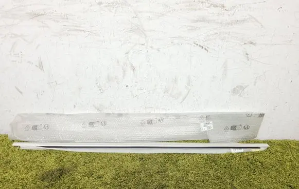 Volkswagen Beetle A5 Front door glass trim molding 5c5837476c