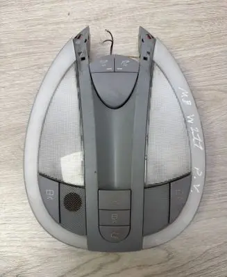 Mercedes-Benz E W211 Front seat light A2118205301 2JM00825644 0005881178