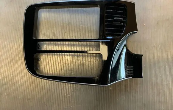 Mitsubishi Outlander Radio/GPS head unit trim 295476 8002B