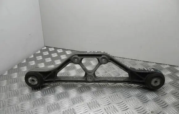 Volkswagen Phaeton Engine mount bracket 4E0599285 VD16752