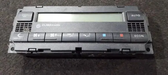 Volkswagen PASSAT B5.5 Climate control unit