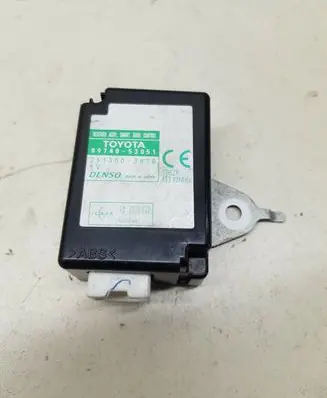Lexus IS 220D-250-350 Door control unit/module 8974053051