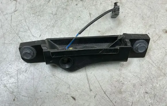 Chevrolet Corvette C8 Convertible roof lock/latch 84854052