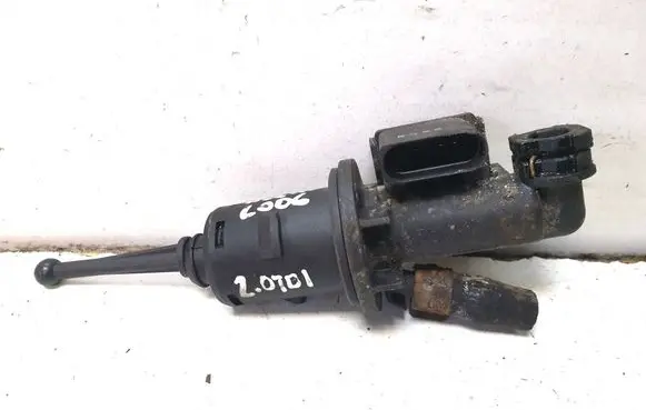 Volkswagen Jetta V Clutch slave cylinder 