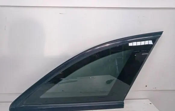 Mercedes-Benz C W205 Rear side window A2056707000 520170413D004
