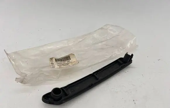 Volkswagen PASSAT B5.5 Rear door handle trim 3B4867372