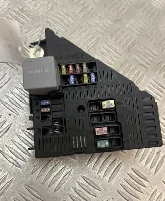 Volvo XC90 Fuse module 31473569