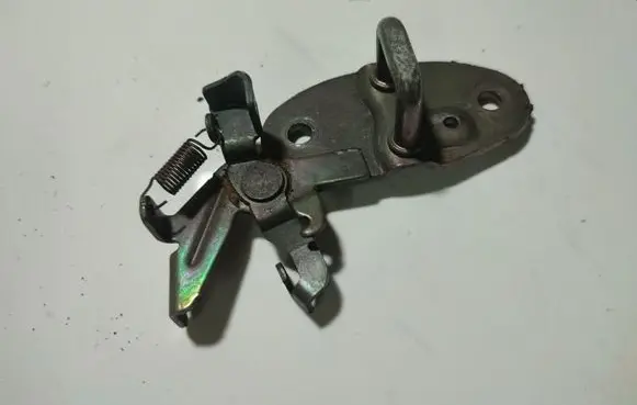 Mitsubishi Colt Front door lock loop/hook striker 