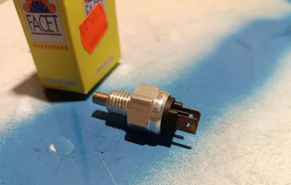 Opel Monza A1 Reversing light switch sensor 7.6105