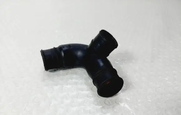 Audi A4 S4 B7 8E 8H Breather hose/pipe 06B103221H