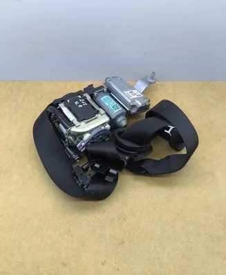 Mercedes-Benz E W212 Front seatbelt A2128606585 040968