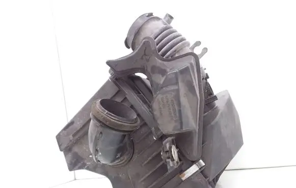 Mazda 3 II Air filter box LF8J13Z02 K3804 LF8J13195