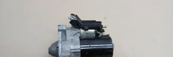 Renault Megane III Starter motor 8200792969