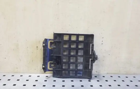 Audi TT TTS Mk2 Engine control unit holder 8J0906331A