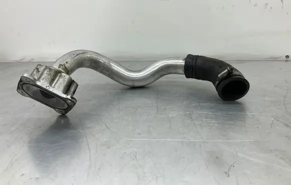 Engine coolant pipe/hose