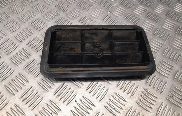Chrysler Pacifica Quarter panel pressure vent 68170766AB