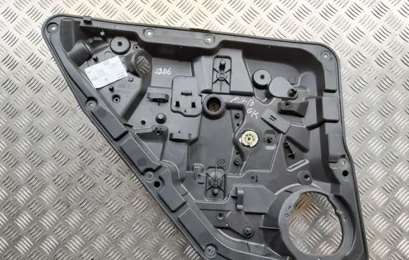 Rear window lifting mechanism without motor