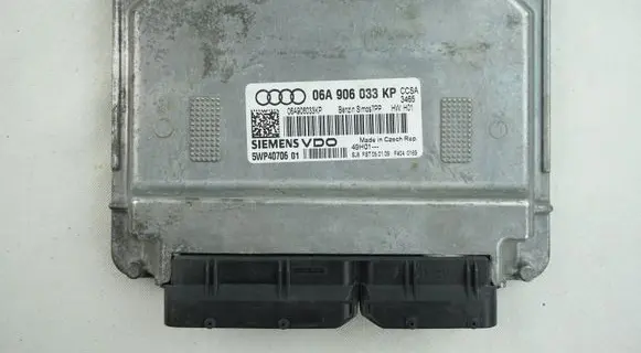 Audi A3 S3 8P Engine control unit/module 06A906033KP 5WP4070601