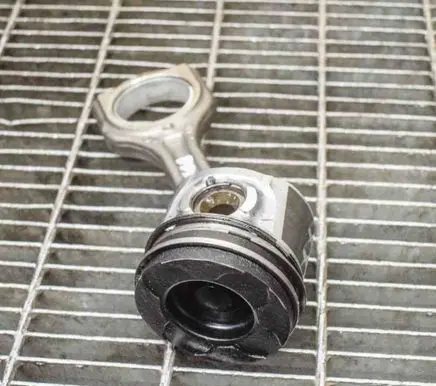 Peugeot 308 Piston 060392 0628V1