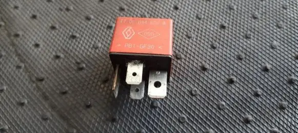 Opel Vivaro Other relay 7700844682A 03540