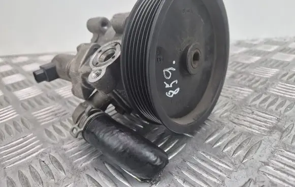 Mercedes-Benz C W204 Power steering pump A0064666801