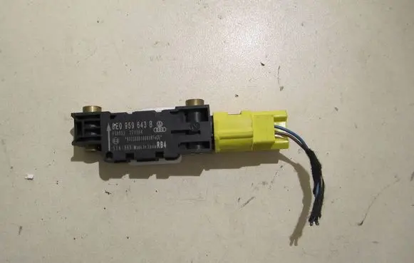 Audi A4 S4 B7 8E 8H Airbag deployment crash/impact sensor 8E0959643B 010532 271204