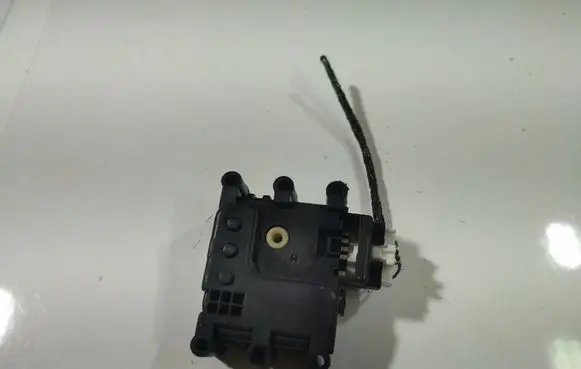 Mazda 3 I Air flap motor/actuator 