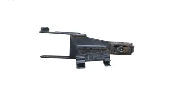 Engine mounting bracket