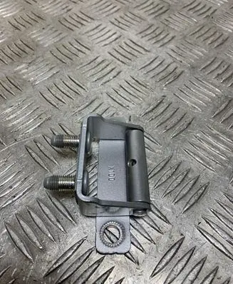 SsangYong Korando Tailgate/trunk/boot hinge