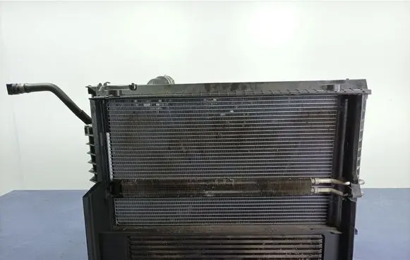 BMW 7 E65 E66 Coolant radiator 7795138