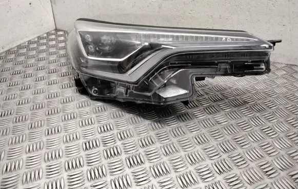 Toyota C-HR I Headlight/headlamp 81110F4170 04042019 17922F