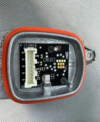Volkswagen Golf Sportsvan LED ballast control module 510998478A 90141248 1810920953