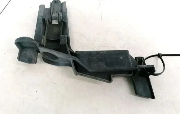 BMW 3 E46 Headlight/headlamp mounting bracket 1301073017