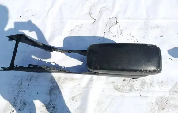 Toyota Avensis T250 Armrest