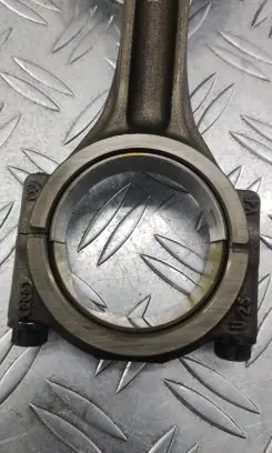 Volkswagen PASSAT B8 Piston with connecting rod
