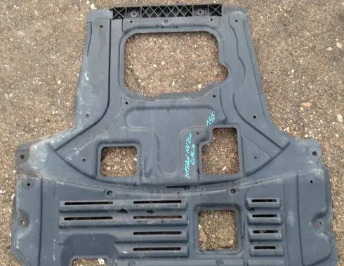 Nissan NV200 Engine cover (trim)
