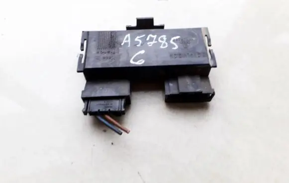 Volkswagen PASSAT B3 Tail light bulb cover holder 333945259