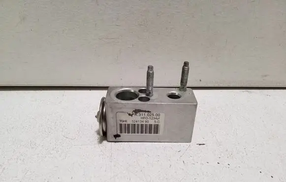 Air conditioning (A/C) expansion valve