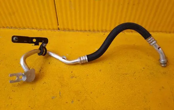 Maserati Levante Air conditioning (A/C) pipe/hose 670104810