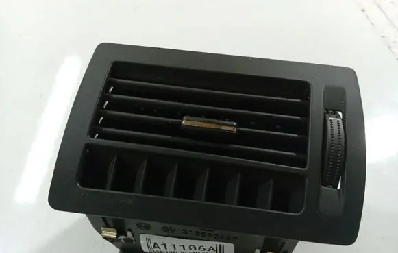 Opel Zafira B Dash center air vent grill 13144398L1