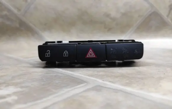 Opel Insignia A Hazard light switch 13324594