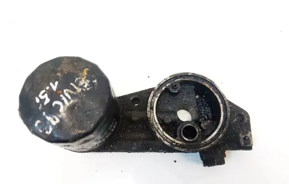 Oil filter mounting bracket