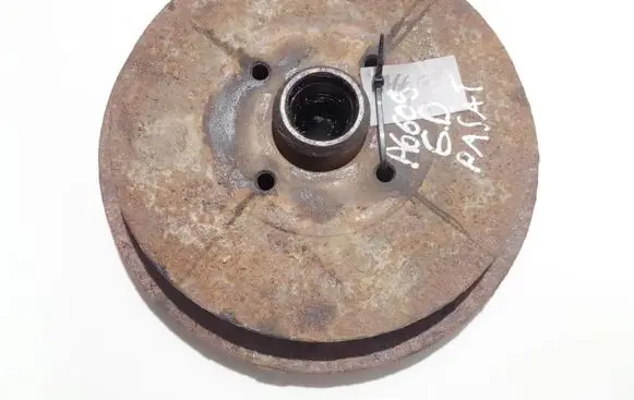 Volkswagen PASSAT B3 Drum brake (rear) 