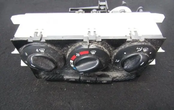 Mercedes-Benz A W168 Climate control unit 1688300485 q123799