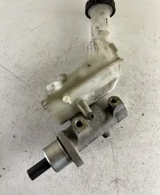 Nissan Micra Master brake cylinder