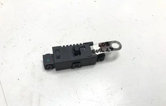 Peugeot 408 P54 Aerial antenna amplifier 9833137780