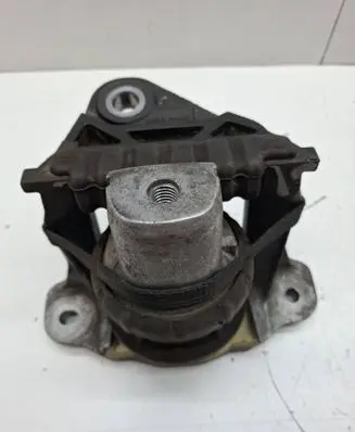 Volvo S90, V90 Engine mounting bracket 307736